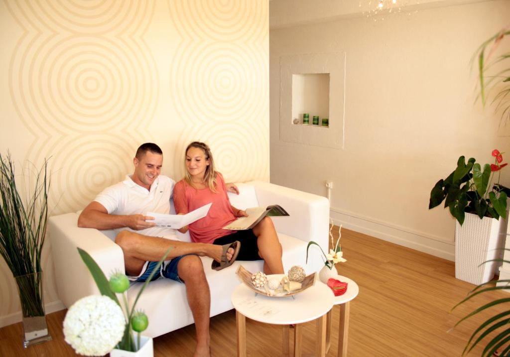 Lagrange Grand Bleu Vacances - Residence Les Jardins De Neptune แซงต์-ซีเปรียง ภายนอก รูปภาพ